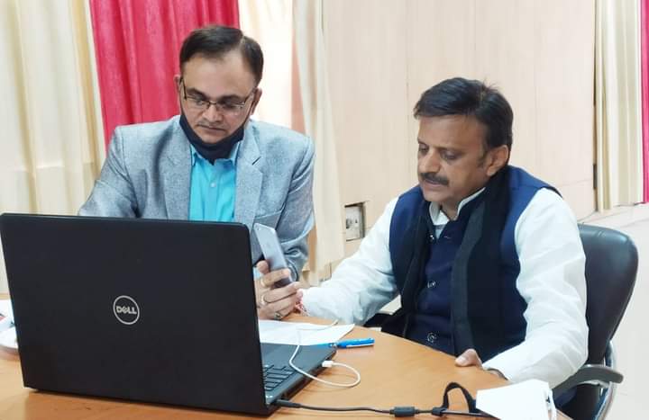 प्रधानमंत्री आयुष्मान भारत योजना लागू की गई है।