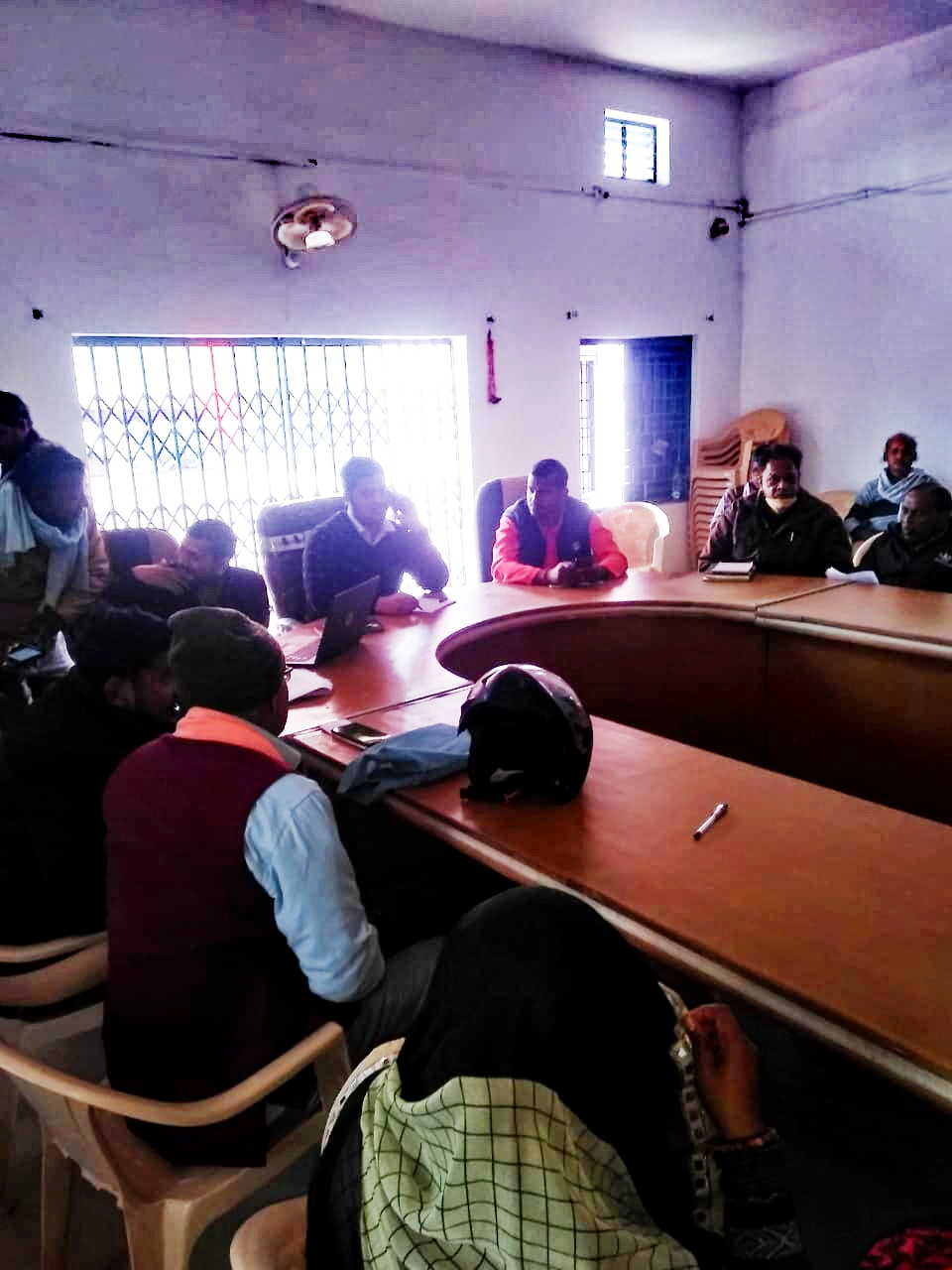 जनपद सभागार जवा मे समिति प्रबंधक ग्राम पंचायत सचिव व शासकीय उचित मूल्य दुकान के विक्रेताओ की बैठक संपन्न*
