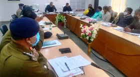 कलेक्टर ने कानून व्यवस्था की स्थिति की समीक्षा की, बजरी खनन, परिवहन सख्ती से रोकने के दिये निर्देश