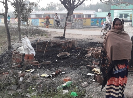 आराजक तत्वों ने गुमटी में लगाई हजारों का सामान हुआ खाक 