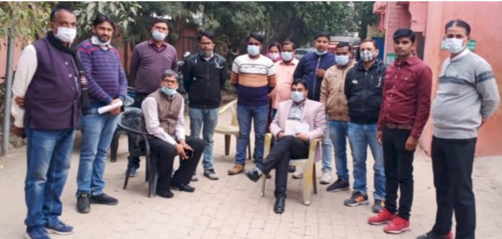 Ballia: सीएमओ ने किया प्राथमिक स्वास्थ्य केन्द्रों का निरीक्षण