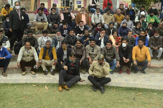 पत्रकार सुरक्षा कानून की मांग को लेकर पत्रकार बैठे विशाल धरने पर