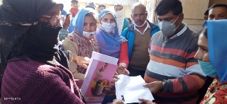 मानदेय वृद्धि एवं 6 सूत्री मांग को लेकर खंडार में आशा सहयोगीयों ने रैली निकाल उपखंड अधिकारियों को मुख्यमंत्री के नाम सौंपा ज्ञापन