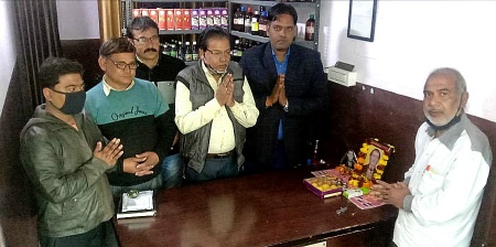 इलेक्ट्रोपैथी चिकित्सा पद्धति के जनक डॉ. काउंट सीजर मैटी जी की 212 वीं जयंती हर्षोल्लास एवं धूमधाम से मनाई गई।                