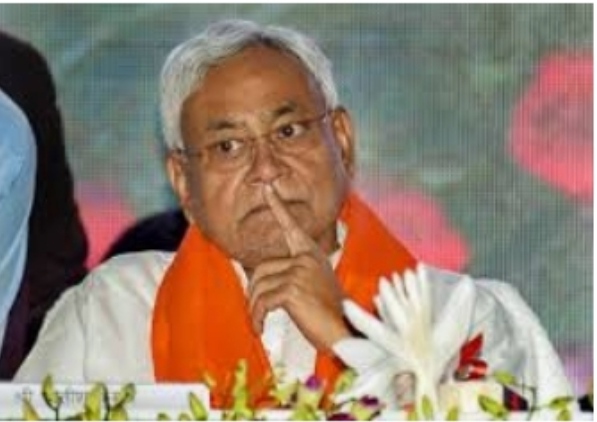 बिगड़ी कानून व्यवस्था को लेकर सवालों से गिरे तो मीडिया पर ही बरसे मुख्यमंत्री नीतीश कुमार