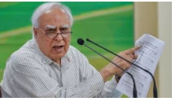 कपिल सिब्बल ने फिर कांग्रेस पर साधा निशाना बोले संघटन चुनाव का अता पता नहीं हर तरफ मायूसी
