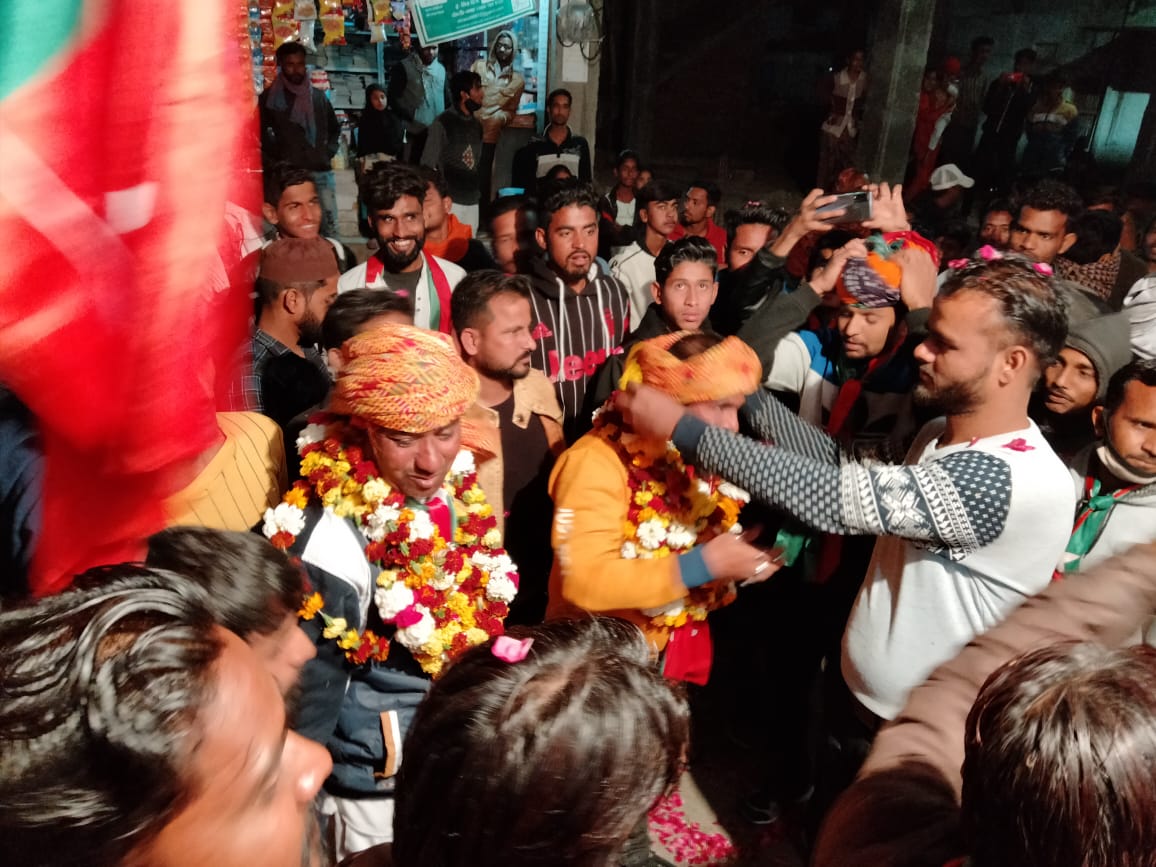 बड़ी खबर : वार्ड नंबर 29 व 30 गुलाबपुरा में SDPI की तरफ से पार्षद पद के उमीदवार “रज्जाक मोहम्मद मन्सूरी” और साजिद बाबा यादगार का वार्ड वासीयों एव SDPI कार्यकर्ताओं
