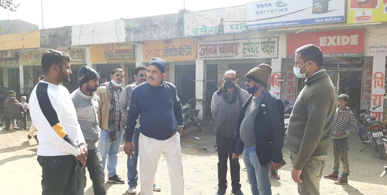 नौगॉव-अतिक्रमण को लेकर सख्त हुए SDM विनय द्विवेदी ने नगर में किया पैदल मार्च।। में 
