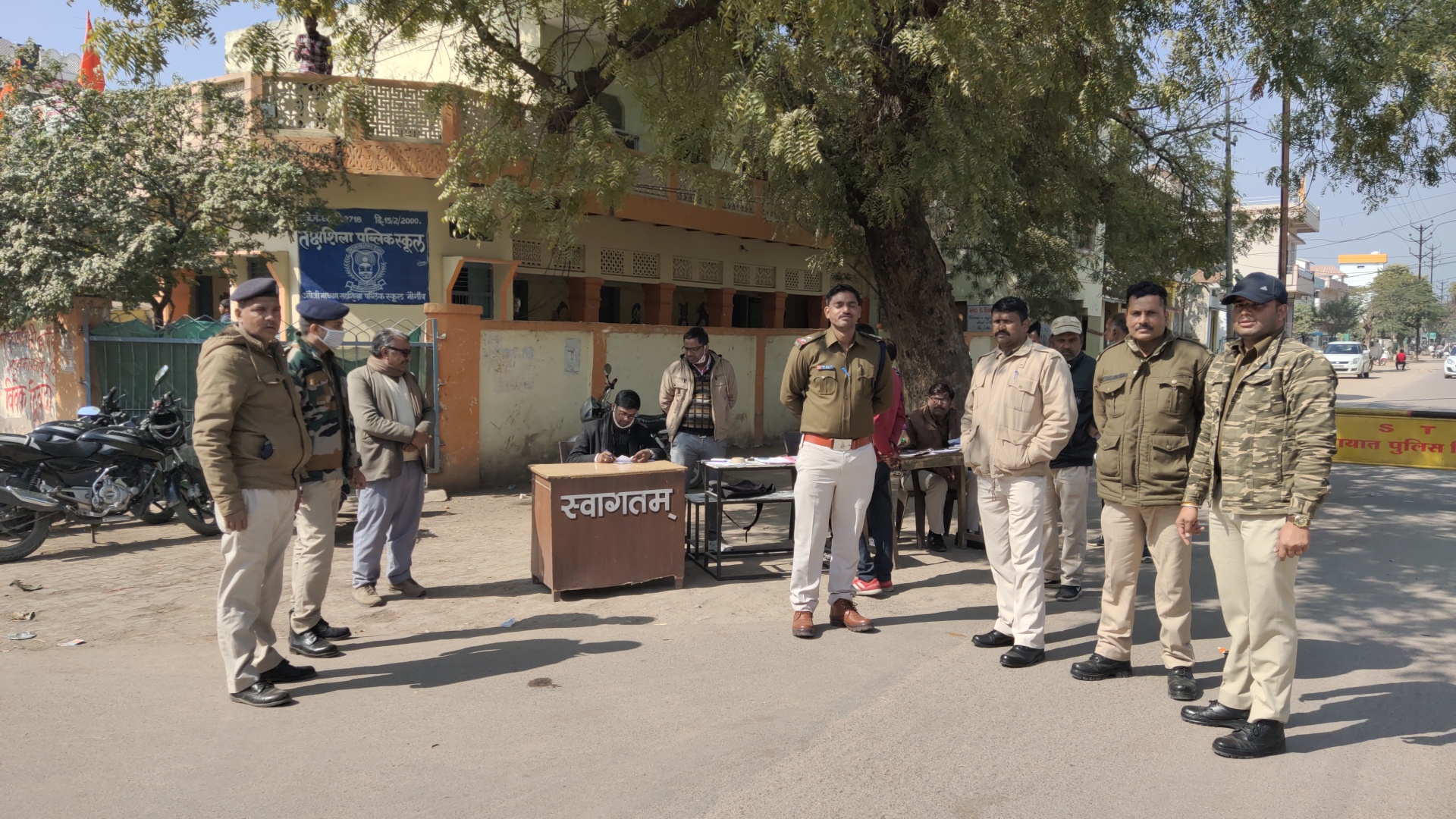 नौगांव में चला मजिस्ट्रेट चेकिंग अभियान। सैकड़ों ।वाहनों पर की गई चालानी कार्यवाही