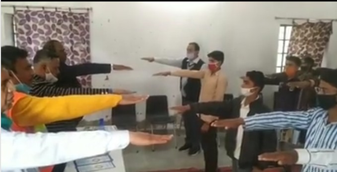 सड़क सुरक्षा जीवन रक्षा को लेकर करीब 600 छात्र-छात्राओं ने ली शपथ यातायात नियम की पालना को लेकर भी ली शपथ