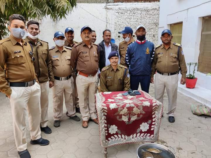 कछुआ बेचने की फिराक में खड़ा आरोपी गिरफ्तार पांच कछुए जप्त