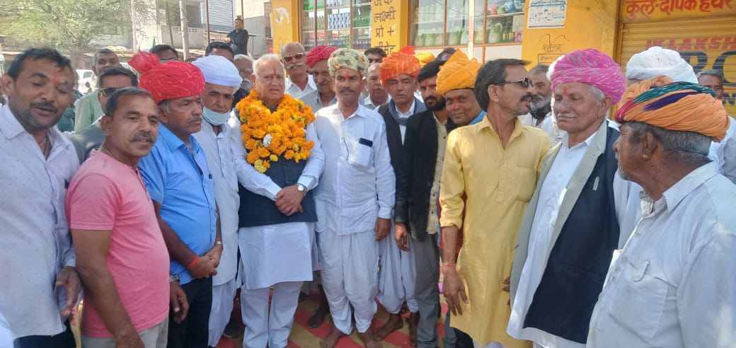 आज पूर्व सभापति केवल चंद गुलेच्छा ने रोहट क्षेत्र का दौरा किया। 