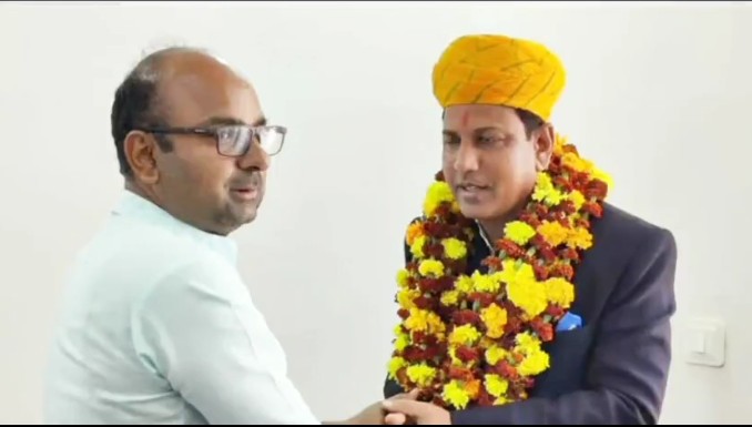रोहट प्रधान सुनीता कवर राजपुरोहित रोहट प्रधान  निर्वाचित होने के बाद प्रथम बार ब्यावर आगमन पर महेश राजपुरोहित के नेतृत्व में स्वाग