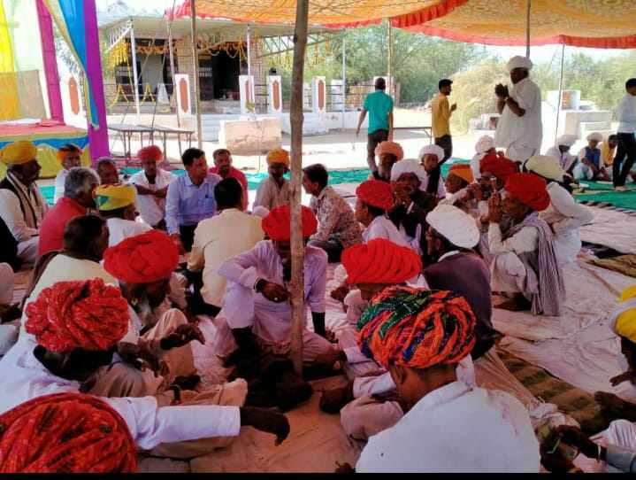रोहट क्षेत्र के गेलावास गांव में देवासी युवा संगठन द्वारा आयोजित सभा कार्यक्रम में कांग्रेस नेता महावीर सिंह जी राजपुरोहित सुकर्लाई ने शिरकत 