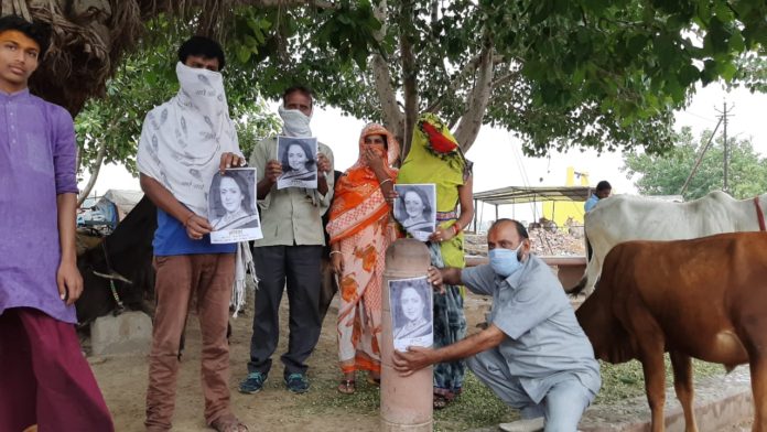 भाजपा सांसद हेमा मालिनी हुई लापता, वृंदावन में दिखे पोस्टर, बताने वाले को मिलेगा उचित ईनाम