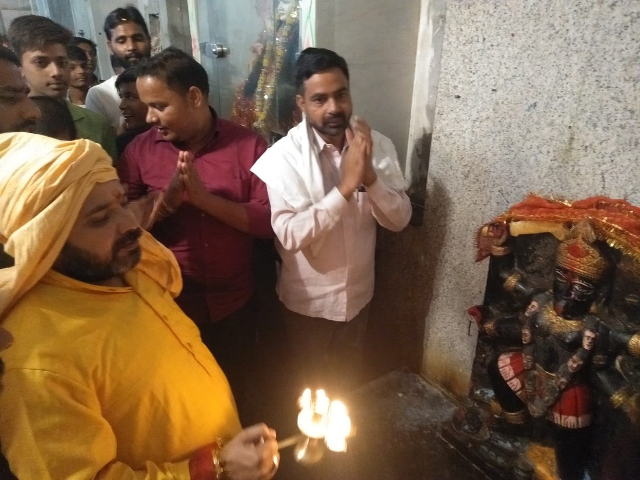 नवमी को घर घर जिमाऐ गये कन्या लागुरा