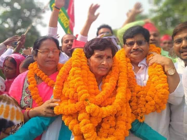 समाजवादी महिला प्रकोष्ठ की प्रदेश अध्यक्ष व एमएलसी श्रीमती लीलावती कुशवाहा जी का भारी संख्या के साथ स्वागत