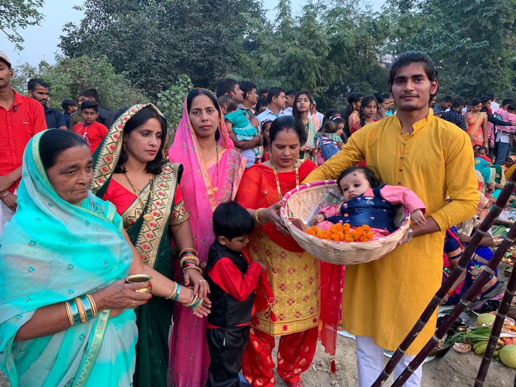 भगवान सूर्य का किया पूजन