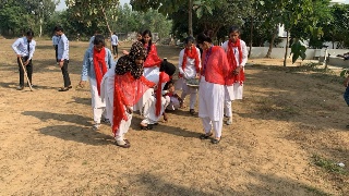 डी. पी स्नातकोत्तर महाविद्यालय सहसवान में "राष्ट्रीय सेवा योजना", "क्रीड़ा परिषद"व "मिशन शक्ति" के संयुक्त तत्वावधान में परिसर की सफाई कर दिया स्वच्छता सं