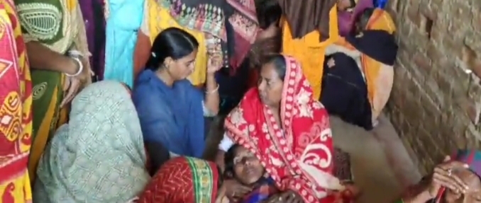सड़क दुर्घटना मे एक की गईं जान दो जिंदगी मौत के बीच जीने को मजबूर, बरात सर घर लौट रहे थे तीनो 