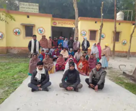 एन्ड वेलनेस सेंटर में प्रसव के बाद हुए बच्चे की मौत को लेकर खूब हंगामा हुआ। मंगलवार को मृत बच्चे के परिजन कार्रवाई की मांग 