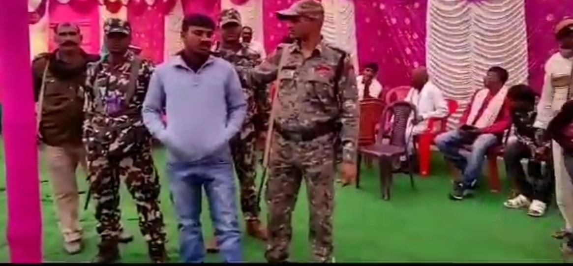 शपथ ग्रहण समाहरो मे शराब के नशे मे पहुँचे सदस्य को गोगरी पुलिस ने किया गिरप्तार 