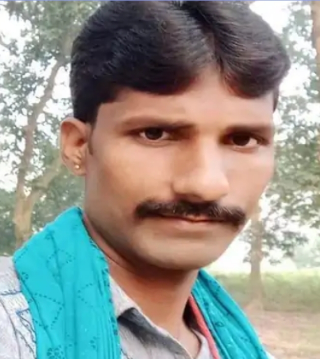बे लगाम पिकप की ठोकर से पिता की हुई मौत दोनों पुत्र हुआ घायल 