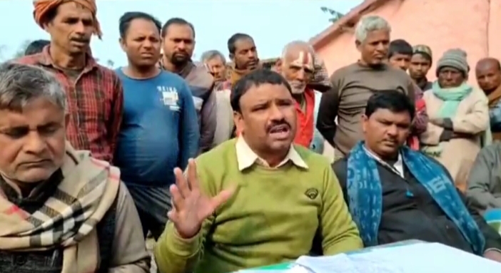 गांधी चौक पर गांधी जी का पुण्यतिथि मनाया गया 