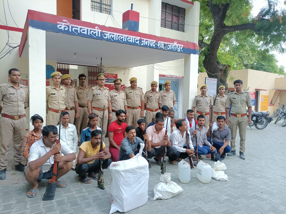 प्राचीनकाल में बने मंदिर में पुलिस ने मारा छापा