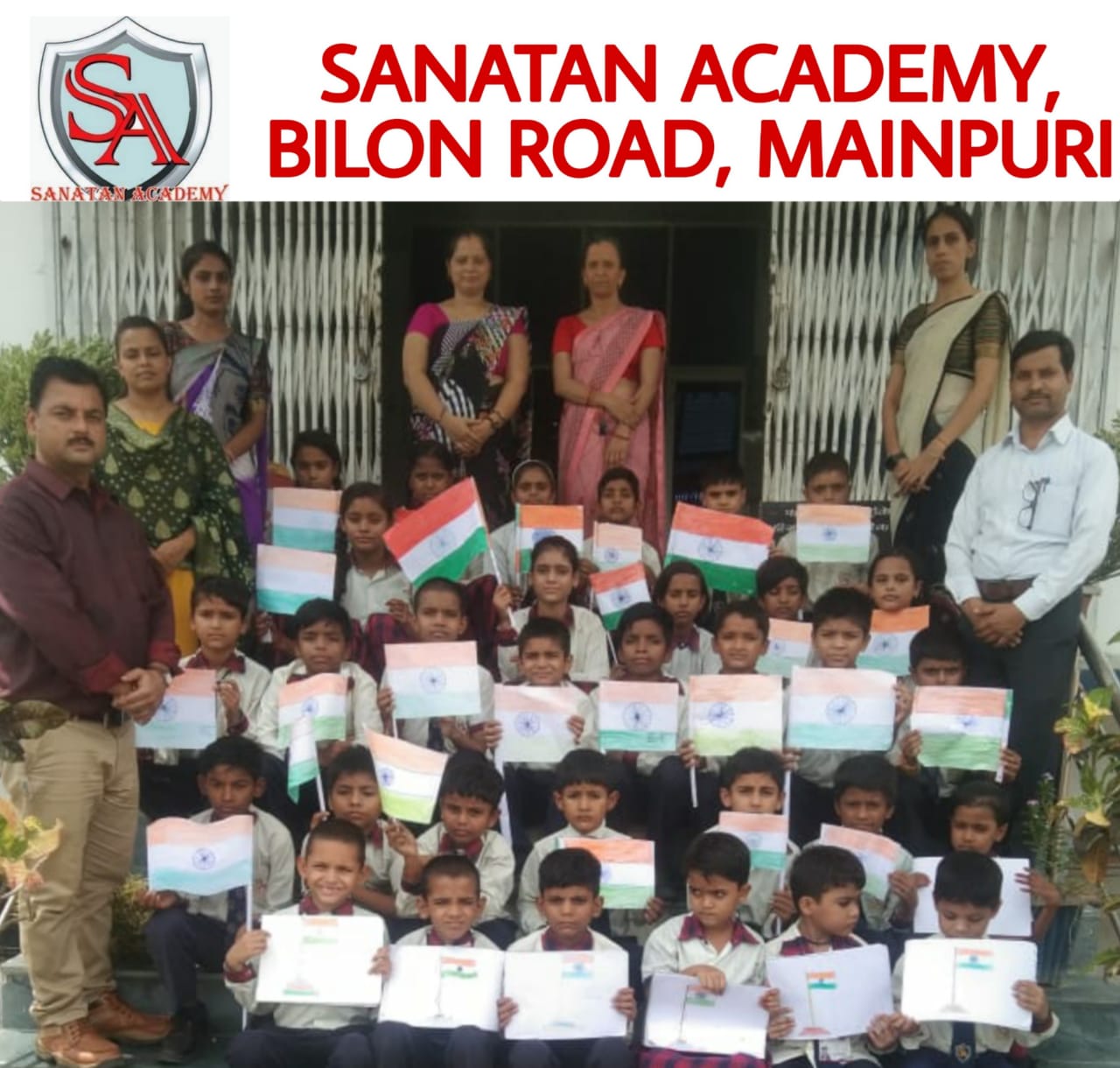 सनातन अकादमी, बीलों रोड़, मैनपुरी  ’घ्वज बनाओ प्रतियोगिता अयोजित