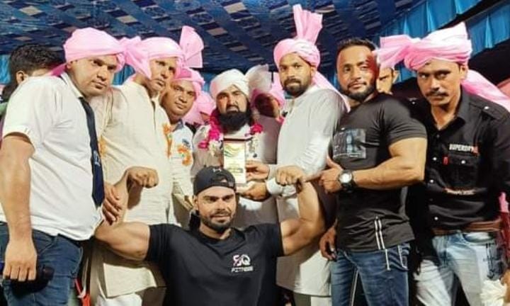 कस्बा भोगांव में मसल्स पावर जिम का हुआ शुभारंभ, जनपद एवं बाहर से आये बॉडी बिल्डरों ने किया स्टेज शो