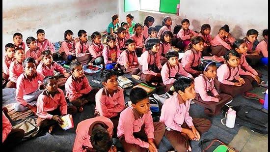 नहीं पहुंची विद्यालय पर पाठ्य पुस्तकेंजनप्रतिनिधियों को कराएंगे अवगत,जरूरत पड़ी तो जायेगे कोर्ट ..प्रबल चौहान