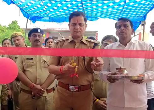 एसपी मैनपुरी ने किया नवीगंज चौकी में नवनिर्मित मंदिर का उद्घाटन किया