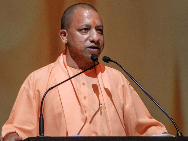 होटल लेवाना अग्निकांड मामले में लापरवाही बरतने वाले अफसरों पर मुख्यमंत्री योगी आदित्यनाथ का हंटर चला 
