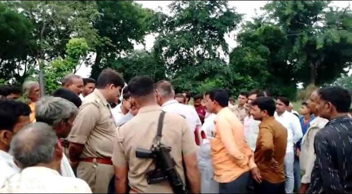 तहसीलदार के हस्तक्षेप के बाद दफनाया गया नवजात का शव