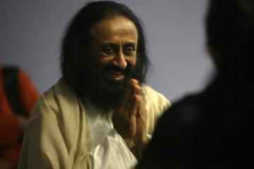 अयोध्या में राम मंदिर और बाबरी मस्जिद मामले का विवाद को सुलझाने के लिए फिर अयोध्या जाएंगे श्री श्री रविशंकर