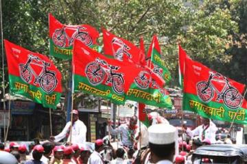 सपा MLC ने लगाया बैलेट फाड़ने का आरोप     
