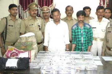 यूपी STF ने पकड़ा अवैध हथियारों का जखीरा, 2 गिरफ्तार 