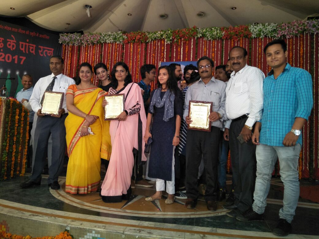 -हम रत्न तो तभी बन गये जब आप सबने हमे राष्ट्रभक्त से नवाजा