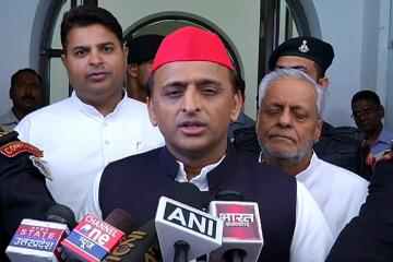 अखिलेश यादव ने ईस्टर्न पेरिफेरल एक्सप्रेसवे के उद्घाटन को लेकर बीजेपी सरकार पर हमला किया