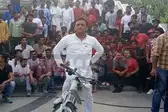 अखिलेश यादव का दूसरा मॉर्निंग वॉक, महंगाई को लेकर सरकार पर किया वार