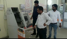 बैंक में चोरों का धावा,चोरी करने में रहे असफल **// रिपोर्ट अवनीश यादव