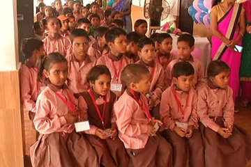 प्राइमरी स्कूलों में पढ़ने वाले बच्चों को अब मिलेगी पहले से बेहतर ड्रेस सरकार ने बढ़ाया बजट
