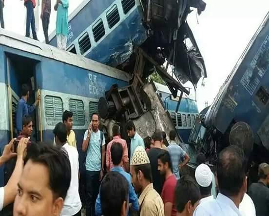 मुजफ्फरनगर के खतौली में हुए भीषण ट्रेन हादसे में रेलवे ने अधिकारियों पर की बड़ी कार्रवाई 