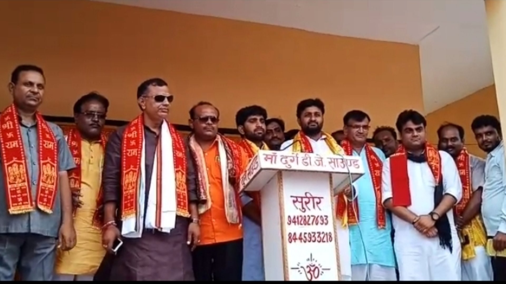 सुरीर में एससी एसटी एक्ट के विरोध में महापंचायत  तमाम सगठनों के पदाधिकारी पहुँच रहे है महा पंचायत में