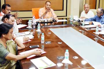 यूपी में 13 आईपीएस अफसरों के तबादले, गोरखपुर के आईजी बदले
