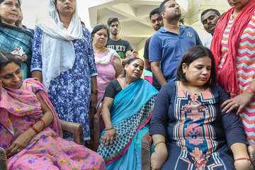 सरकारी नौकरी-25 लाख की मदद का मिला भरोसा, अंतिम संस्कार को राजी एप्पल अधिकारी का परिवार
