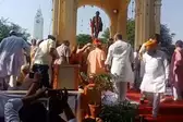 गवर्नर राम नाईक और सीएम योगी ने दी भावभीनी श्रद्धांजलि