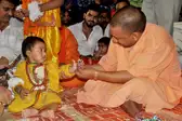 सीएम योगी आज करेंगे कन्या पूजन, 101 कन्याओं का खिलाएंगे भोजन