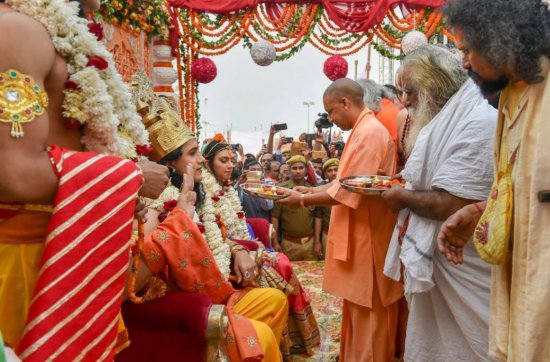 राममयी हुई अयोध्या,सीएम योगी ने बड़ा एलान करते हुए फैजाबाद जनपद का नाम बदलकर अयोध्या किया